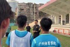 教練說他拿過兩次亞冠冠軍！中超冠軍拿到手軟！