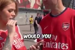 裸體阿森納女球迷？？？這要是下雨怎么辦啊！