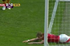 霍伊倫后點面對空門鏟射沒夠上，徐陽破防：哎呀！霍伊倫啊！