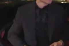 真帥啊！迪巴拉穿西服戴墨鏡亮相時裝周，引得女粉瘋狂尖叫