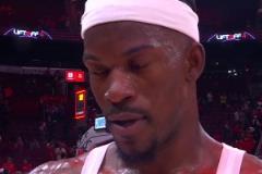 看來今天真累了！庫里賽后接受奧尼爾采訪：再也不想投三分了