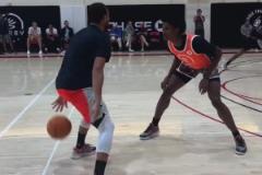 鎖不死！看看當年庫里在訓練營是怎么打阿門的