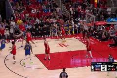 三分的神！庫里無視阿門防守扔進神仙三分！阿門無語：這我還能怎么防？