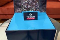 吧友們喜歡嗎?快船隊向直覺巨蛋里的特定球迷快遞了一份禮物