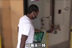 我卡社恐！看手機避鏡頭 只是他躲避社交的一種方式