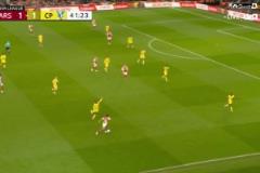 槍手再次領先！特羅薩德假射真扣，左腳射門變線破門