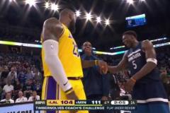 G3死球期間，詹姆斯和愛德華茲、康利有說有笑的