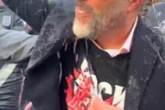 太酷了！亞馬爾奪冠后，給弟弟也帶上了墨鏡！