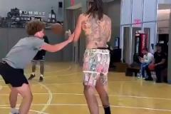 絕殺值嗎？戈登本賽季工資達2284w美元！實際到手有多少？