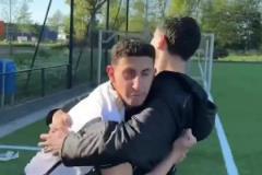 你給打幾分？國外博主模仿國王杯決賽呂迪格染紅