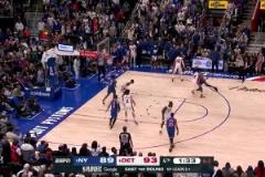 救大命啊！唐斯關鍵神仙級負角度后仰，隨后又一記大號三分反超！