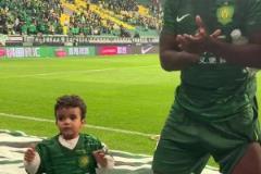 國安外援法比奧兒子被迫營業，北看臺小號一響跟著頭皮發麻