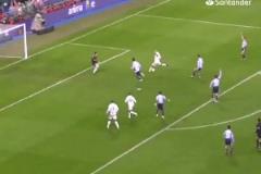 腦后長眼！古蒂經典腳后跟連線助攻齊達內