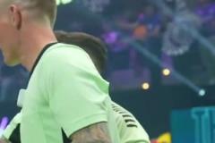 裁判比球員還出名！克羅斯擔任裁判執法比賽，要是還在皇馬…