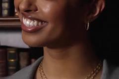 越來越漂亮了！科比大女兒娜娜更新社媒宣傳畢業季：翻開下一章~