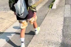 現實版的大空翼！還是得注意安全呀！