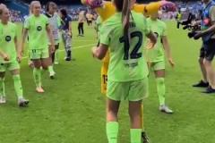 都是大美女啊！充滿了歡聲笑語！巴薩女足：里斯本，我們來了！