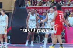 這球是小羊防守犯規 還是阿夢進攻犯規呢？吧友們給分析分析