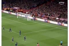 網友曬圖盛贊薩卡：薩卡在這種情況下還創造出了幾次機會