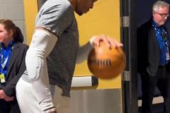 在場下時刻準備著！終于知道為什么威少復出就砍下21分了