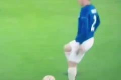 球迷調(diào)侃：這是阿森納正在快速反擊時(shí)，厄德高的狀態(tài)