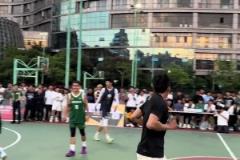 云南滑翔機(jī)矣進(jìn)宏現(xiàn)身野球場(chǎng) 各種滑翔劈扣啊！