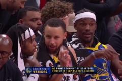 提前一節半投降？勇士眾主力在替補席上有說有笑