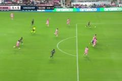 三維彈球！溫哥華白浪輕松打穿邁阿密后防，腳后跟穿進球門