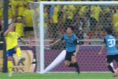 動作很舒展！C羅禁區內倒鉤射門偏出！