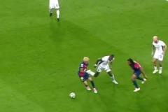 亞馬爾這球真的太牛了！仿佛，梅西重回巴塞羅那！