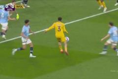 曼城門前風聲鶴唳！艾特-努里射門中柱 補射被格瓦迪奧爾門線解圍