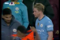 絕對有料！被拍到身穿多特蒙德球衣的碧梨！