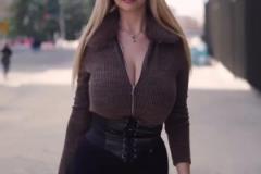 擎天大白玉柱皇馬女主持逆天腰臀比，這身材搖搖又晃晃~