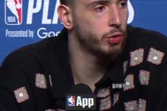 申京真不容易啊，第一次打季后賽搞得鼻青臉腫的！