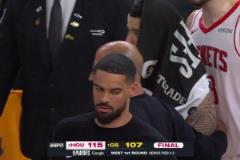 搶七還得看你啊！終場結(jié)束后，范喬丹神情依舊一臉嚴(yán)肅