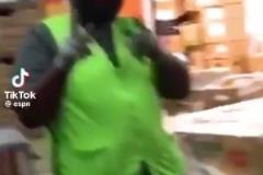 球迷惡搞：哈登在我這邊呢，場上的是假哈登