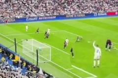 姆巴佩手都快舉累了，結(jié)果被居勒爾世界波折服