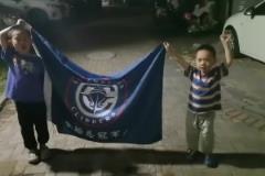 可惜了！小孩哥昨日舉快船總冠軍旗幟：哈登總冠軍