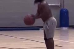 有點貼切！今天的哈登be like