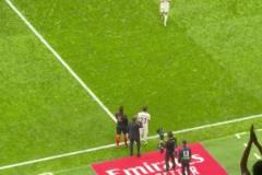 受歡迎！居勒爾被換下時，全場響起掌聲