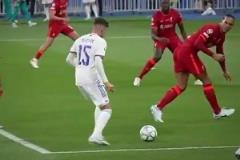 球迷打趣：阿諾德在加入皇馬前已經(jīng)為銀河戰(zhàn)艦贏得過一座歐冠