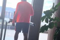 克雷桑因停賽一場(chǎng)，自己在健身房里訓(xùn)練