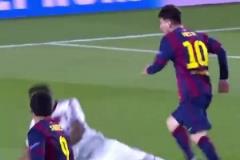 名場面！十年前的今天，梅西犯罪式過人晃到博阿滕