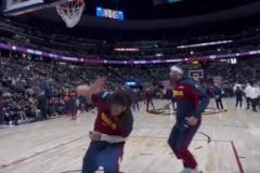 掘金賽前熱身扣籃秀 網友熱評：除了戈登9分其他都是滿分