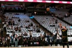 勇士球迷心里一涼！庫里賽前熱身LOGO三分抬手就進！