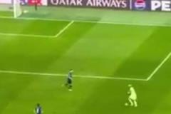 回傳啊老弟！佩德里想多控球但亞馬爾執(zhí)意遠(yuǎn)射，40秒后國米絕平