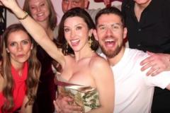 21切爾西歐冠成員重聚，若嫂豐滿身材藏不住了，呼之欲出