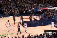 不想打了？約基奇30秒內連續兩犯，提前六犯離場?