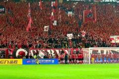 飛貓版成都蓉城開場曲“斗志昂揚” ，享受鳳凰山現場的火熱氛圍