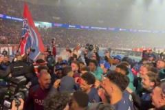 姆總羨慕了！姆巴佩去皇馬巴黎再進歐冠決賽 賽后巴黎瘋狂慶祝